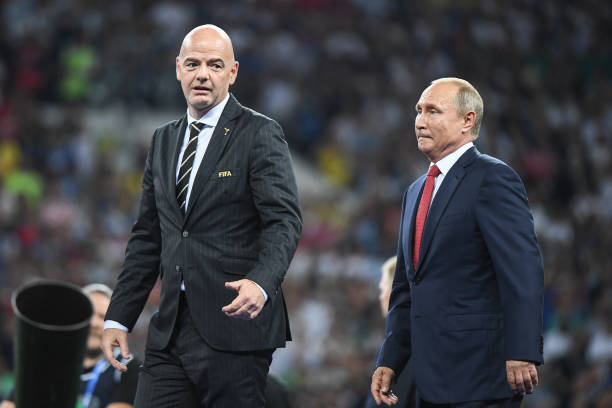 坚如磐石的 坚如磐石的